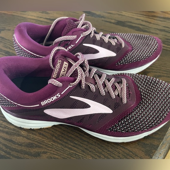 BROOKS Revel Women’s Running Shoe 10.5 - Picture 2 of 5